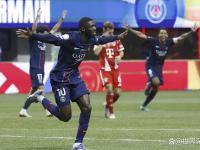 开云体育官方网站-巴黎圣日耳曼狂胜，拜仁慘遭逆转