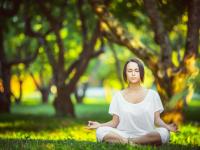 开云平台-F1新赛季揭幕战焦点战，秘鲁一波带走多特蒙德？当赛道轰鸣遇见绿茵传奇