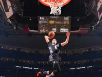 开云体育平台APP-双城记，当德罗赞接管东决，湖人却在加时写下另一篇史诗