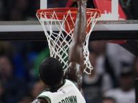 开云平台-凯尔特人队在主场取得连胜，主场作战氛围浓厚