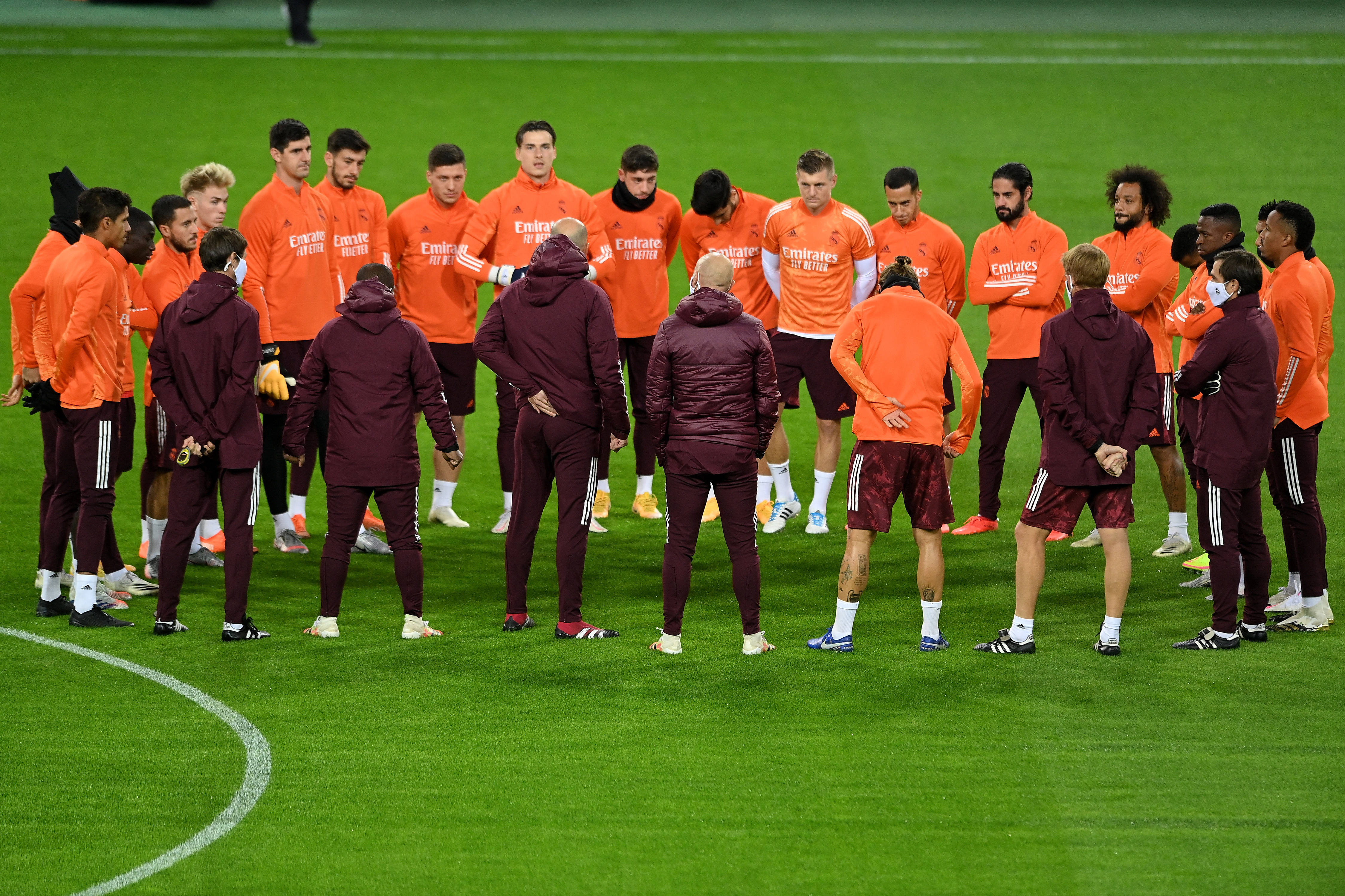 欧冠比赛阵容调整,球队备战 欧冠比赛阵容调整,球队备战