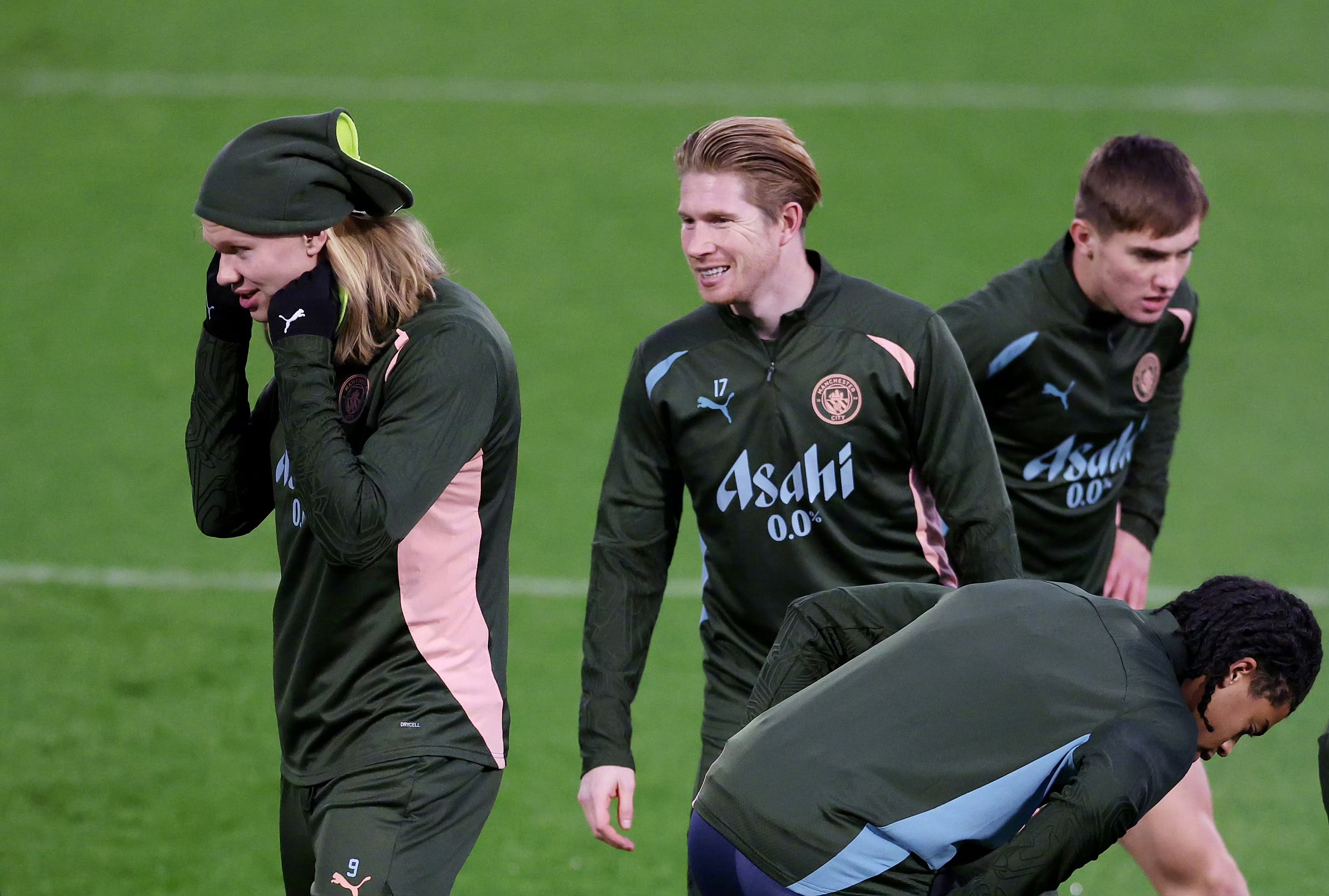 欧冠比赛阵容调整,球队备战 欧冠比赛阵容调整,球队备战