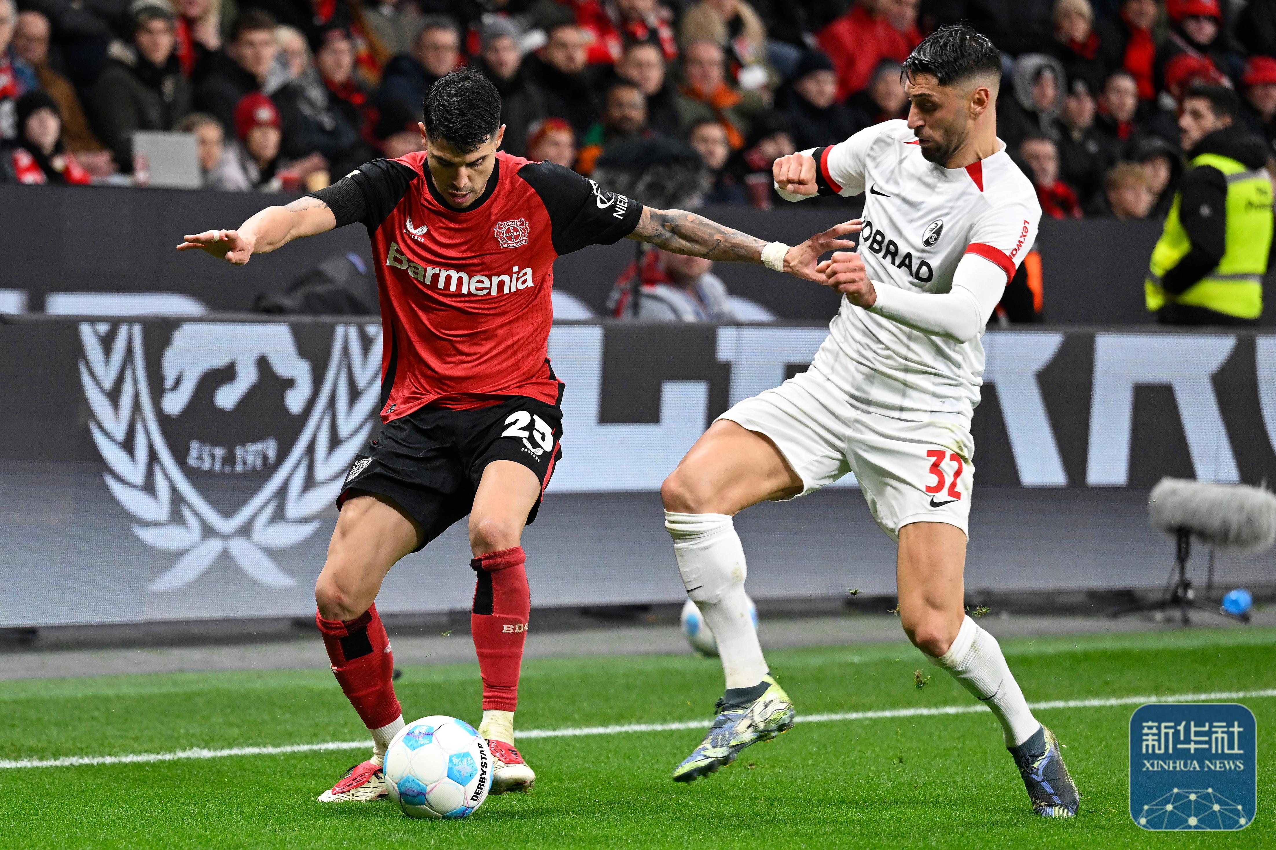 包含勒沃库森客场大败，积分榜位置下滑的词条