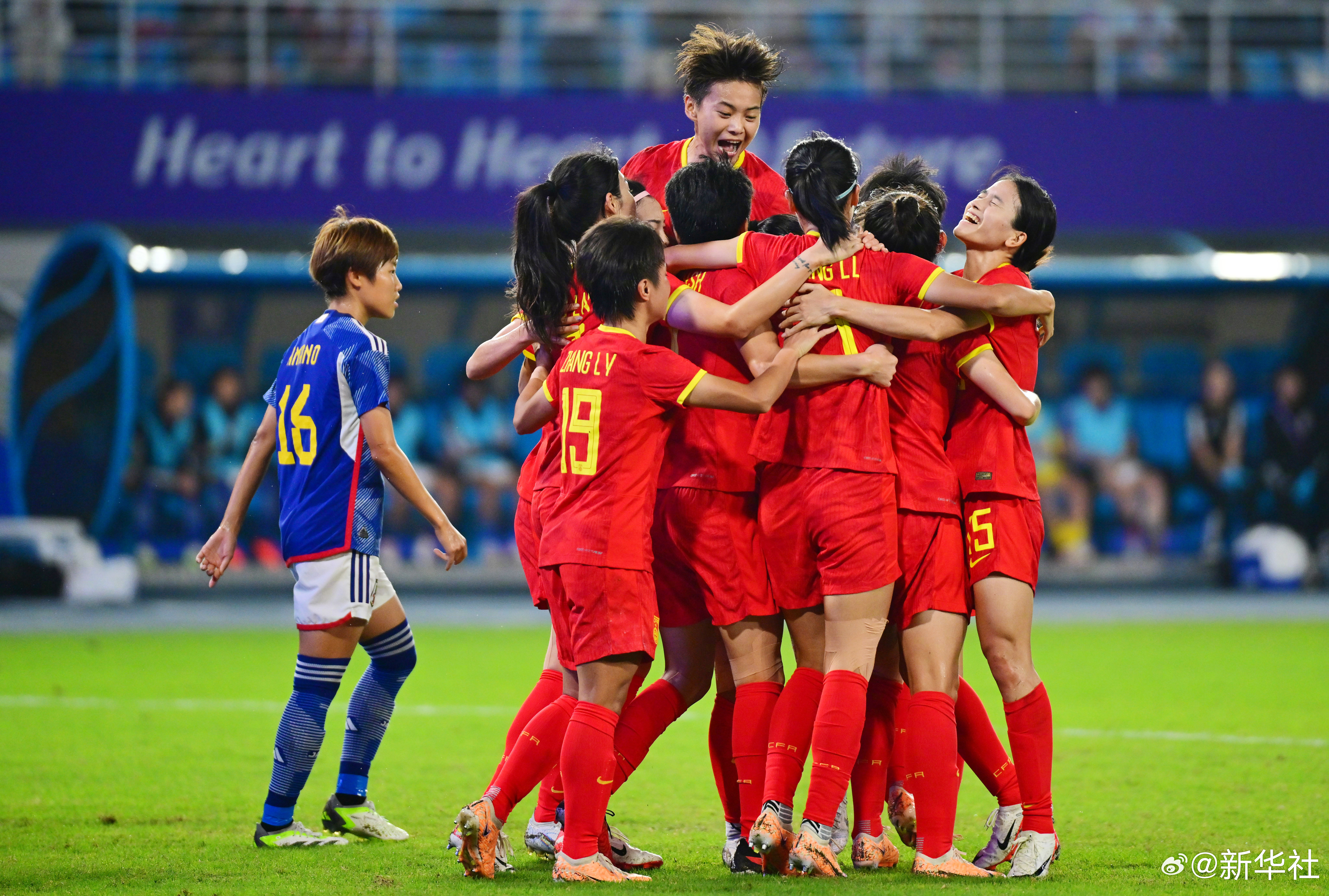 女足比赛再次落下帷幕,球员们为荣誉而战的简单介绍 女足比赛再次落下帷幕,球员们为荣誉而战的简单介绍