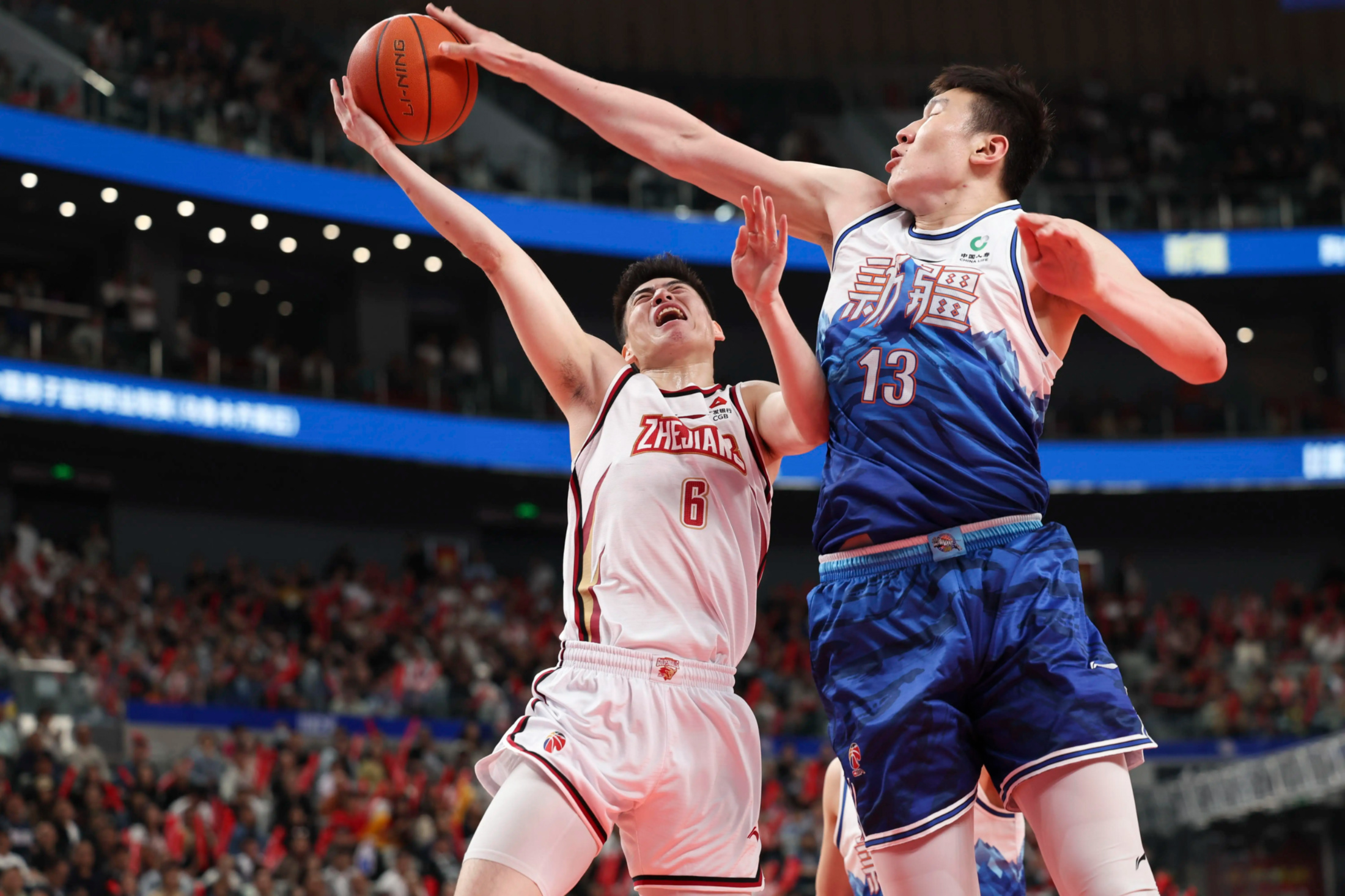 广东队险胜新疆队，东契奇带队取胜