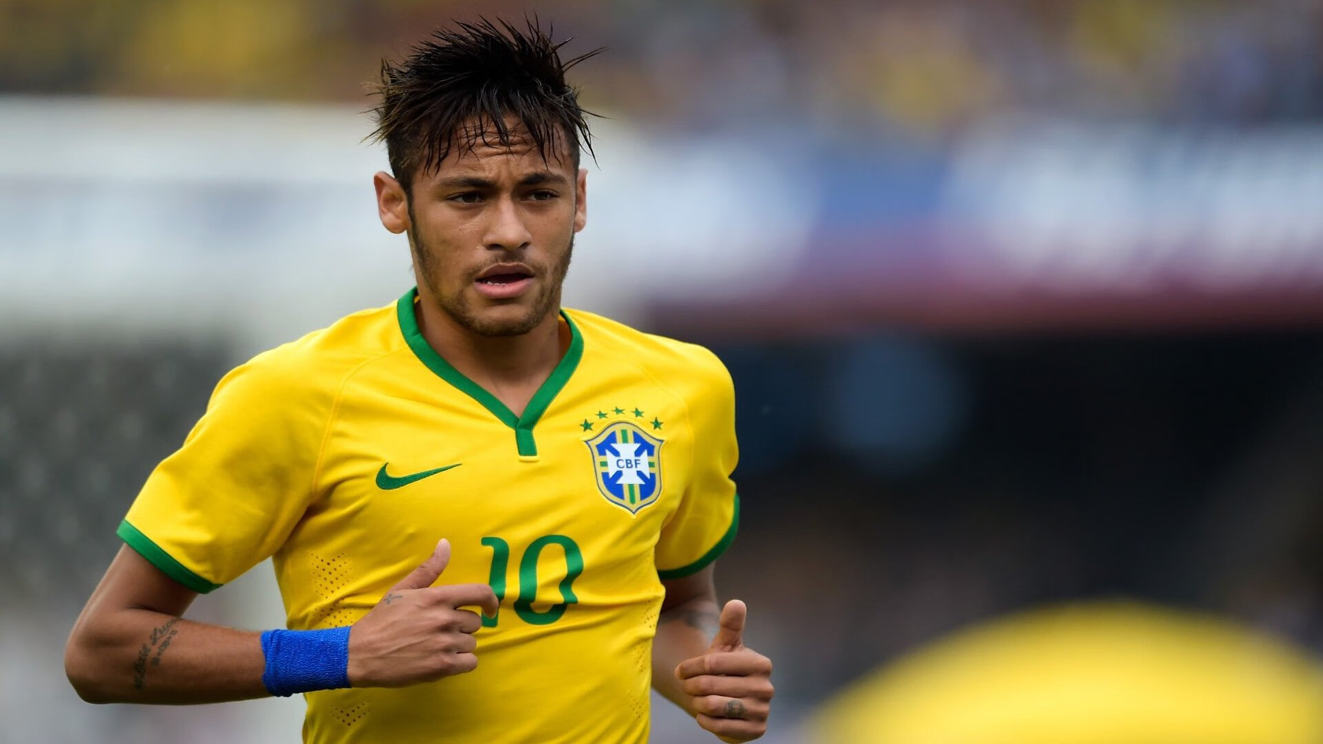 当星光聚焦于无名英雄，爱德华兹在欧冠决赛之夜的永恒回响