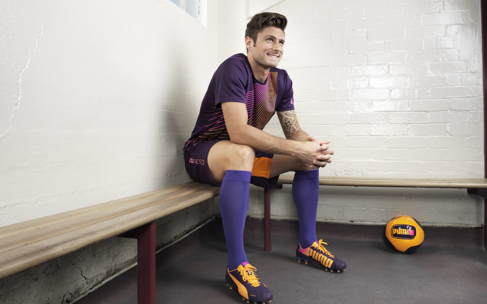 跨界狂飙,当米切尔在F1赛道斩落太阳,体育宇宙的规则由谁书写?