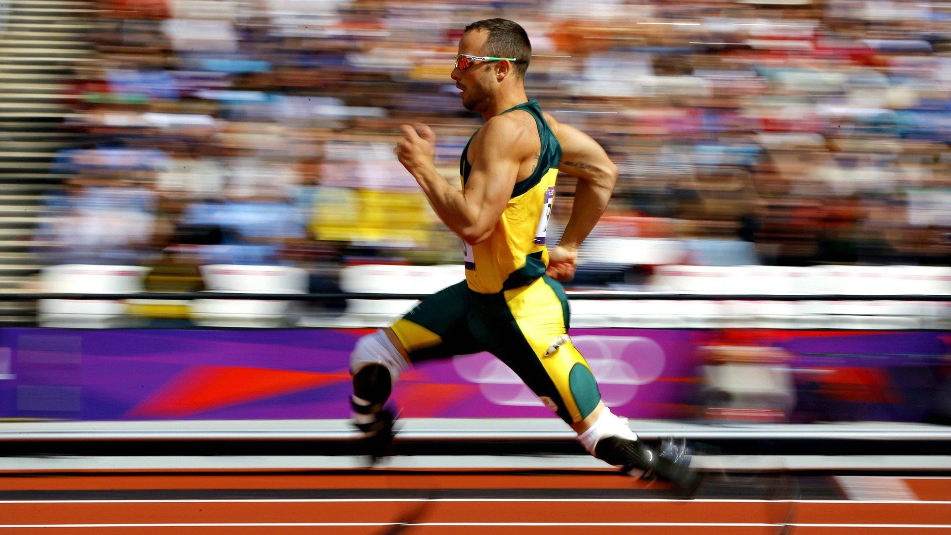 英超争冠之夜，斯通斯关键战不手软