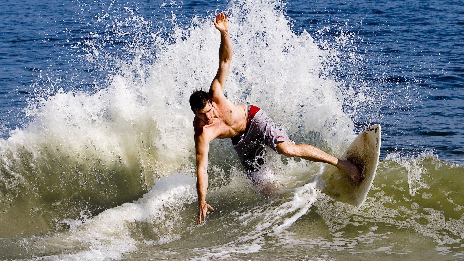 兹维列夫澳网绝杀技惊四座,戴维斯杯赛场再燃战魂